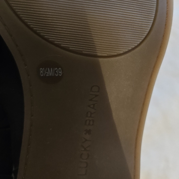 Lucky Brand asymmetrical slip on like new - Picture 2 of 9